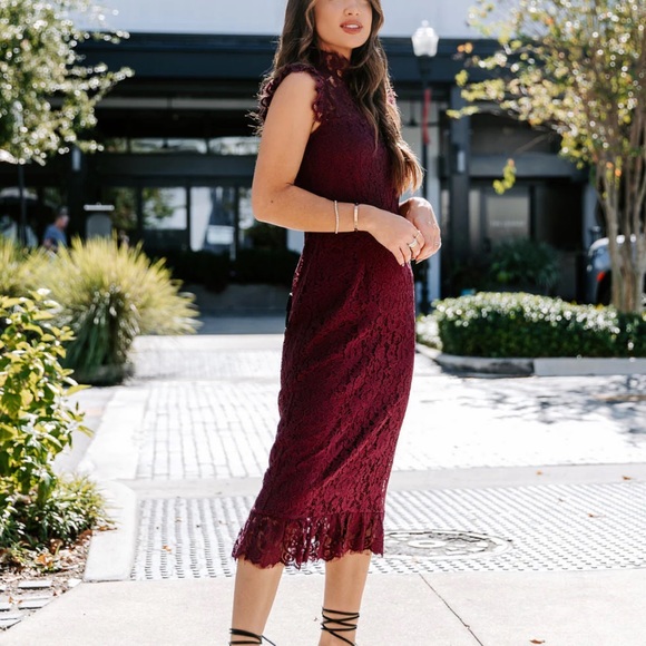 VICI | Frances Lace Ruffle Midi Dress - Picture 3 of 6